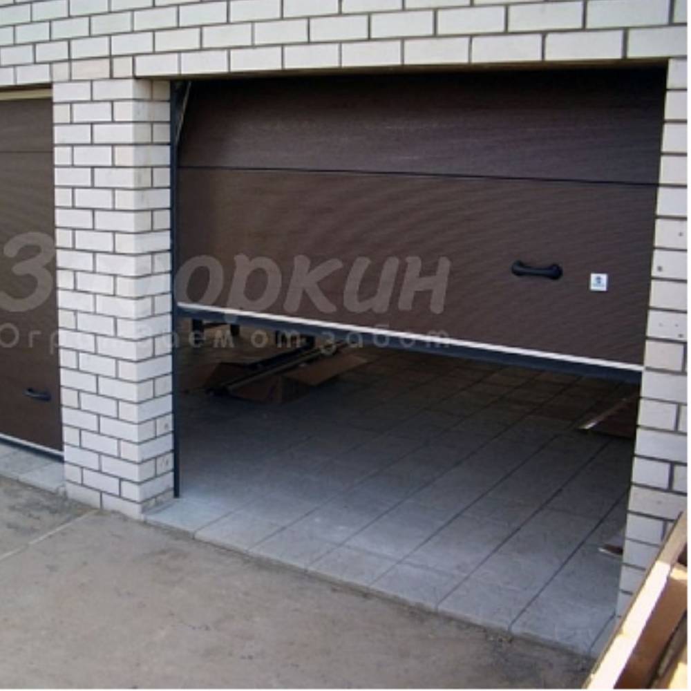  Подъемно-секционные ворота